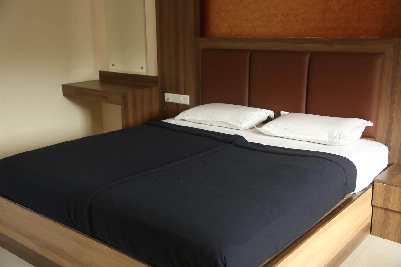 Hotel Dwaraka Paradise Хидерабад Екстериор снимка
