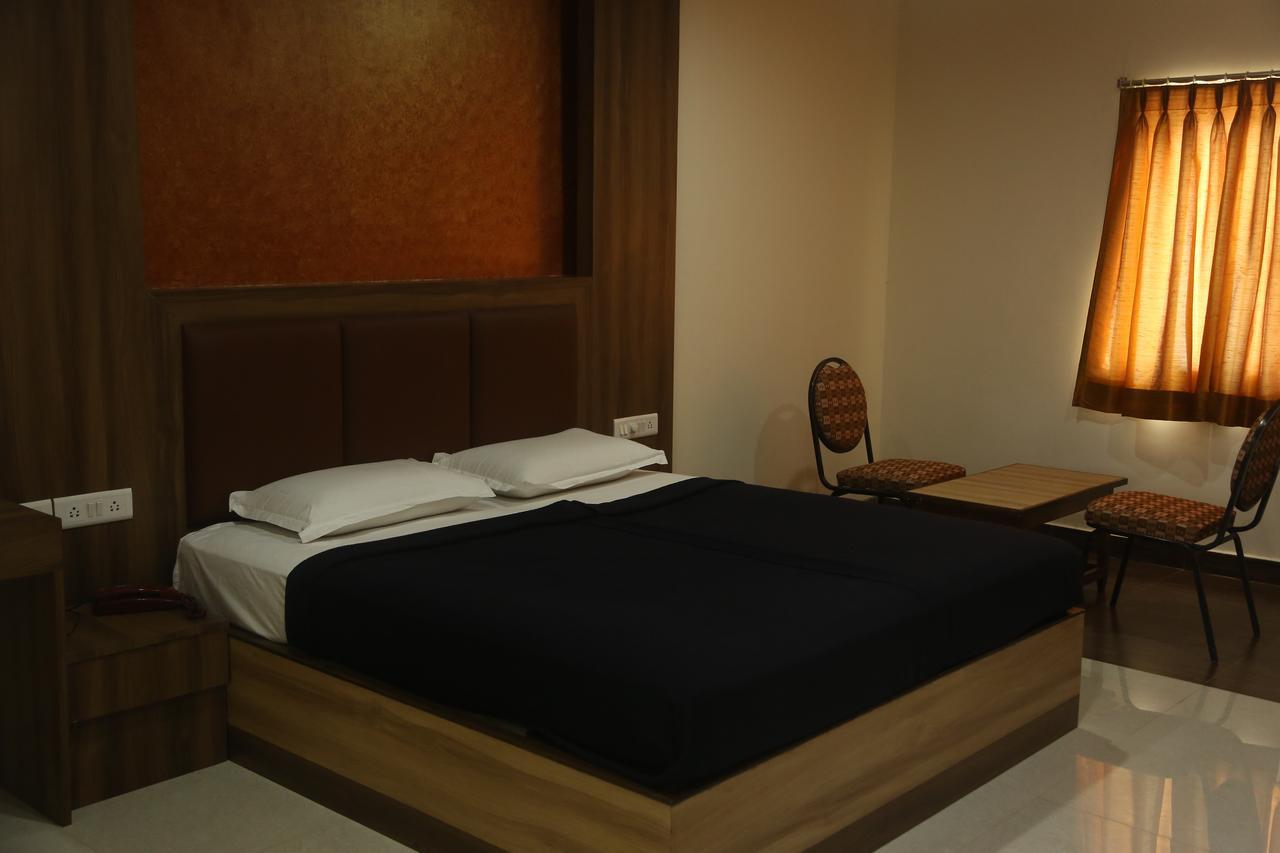 Hotel Dwaraka Paradise Хидерабад Екстериор снимка