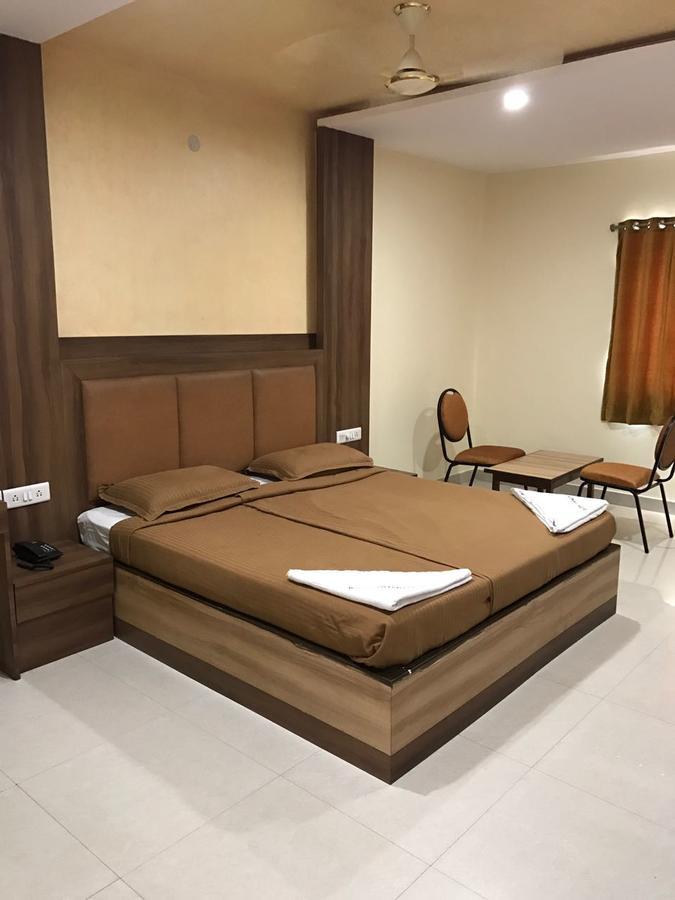 Hotel Dwaraka Paradise Хидерабад Екстериор снимка
